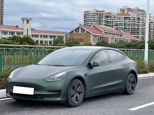 Фотография автомобиля — Tesla Model 3