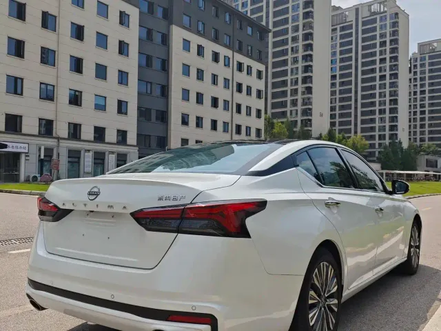 Nissan Teana — Фото автомобиля 7