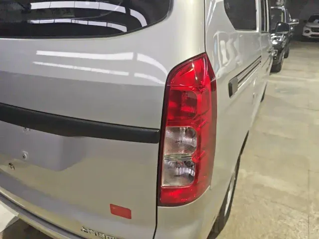 Wuling Hongguang V — Фото автомобиля 7