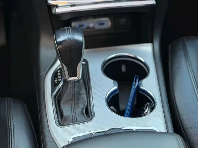 Jeep Grand Cherokee — Фото автомобиля 6