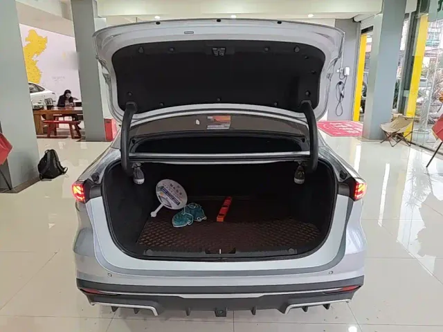 Geely Galaxy L6 — Фото автомобиля 18