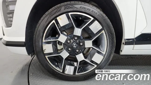Hyundai Kona SX2 — Фото автомобиля 5
