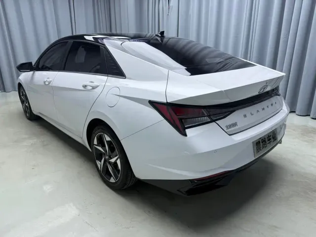 Hyundai Elantra — Фото автомобиля 6