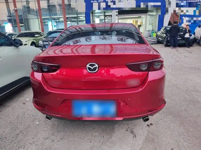 Mazda Axela — Фото автомобиля 5