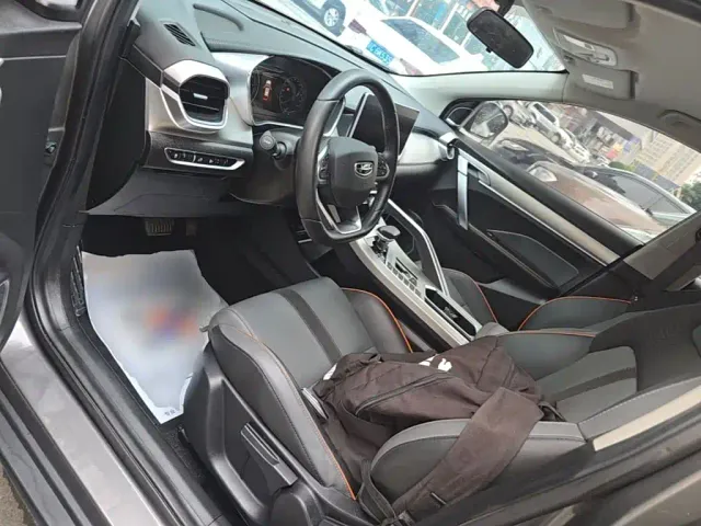 Geely Binyue — Фото автомобиля 14