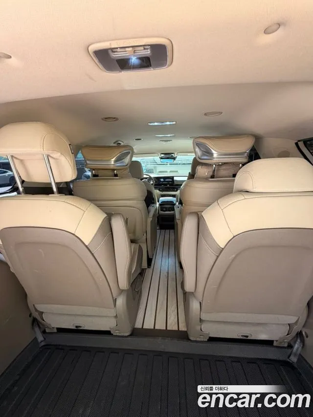 Kia Carnival Generation 4 — Фото автомобиля 12