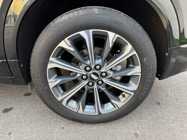 Cadillac XT5 — Фото автомобиля 12