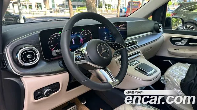 Mercedes-Benz V-Class — Фото автомобиля 7