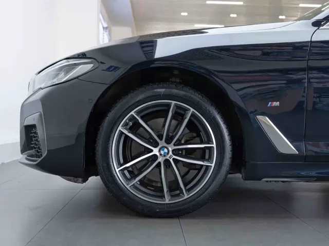 BMW 5 Series — Фото автомобиля 9