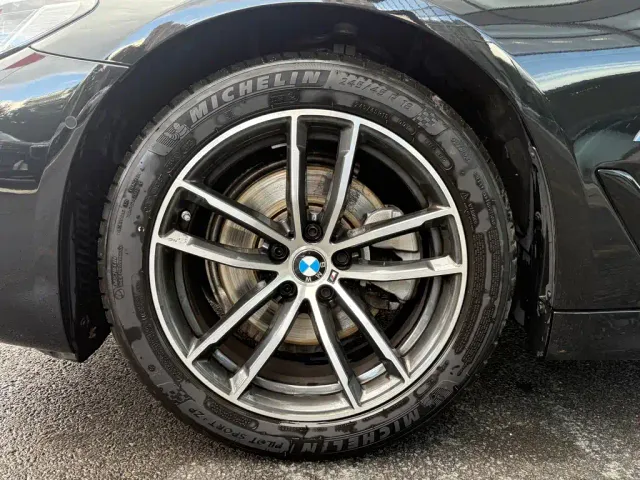 BMW 5 Series — Фото автомобиля 9