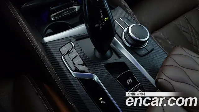 BMW 5 Series G30 — Фото автомобиля 16
