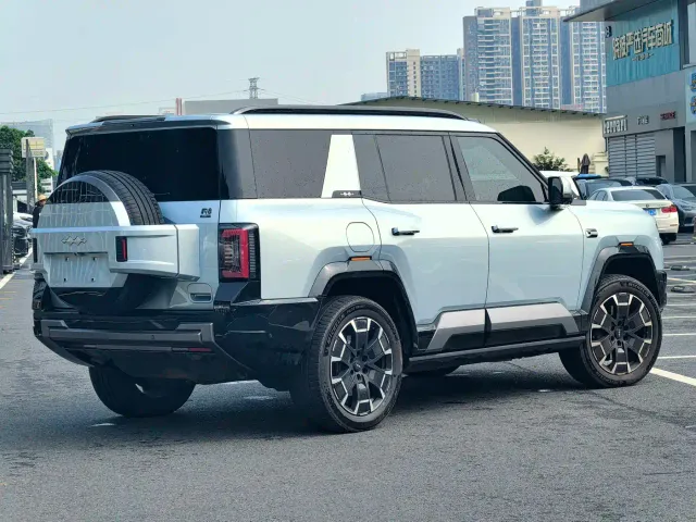 BYD FangChengBao Leopard 8 — Фото автомобиля 10