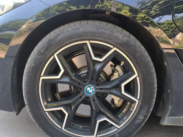BMW i3 — Фото автомобиля 7