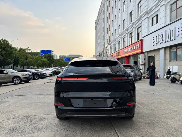 Xpeng G6 — Фото автомобиля 6