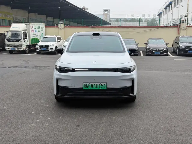 Leapmotor C10 — Фото автомобиля 2