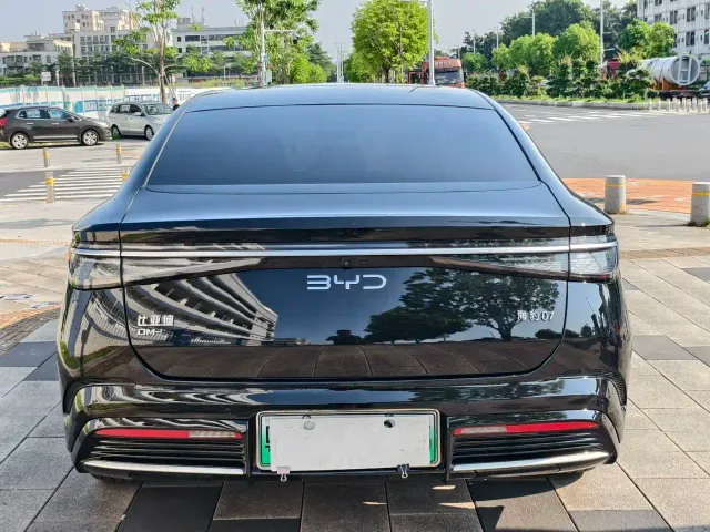 BYD Seal 07 DM-i — Фото автомобиля 17