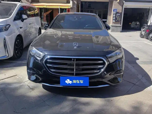 Mercedes-Benz E-Class — Фото автомобиля 2