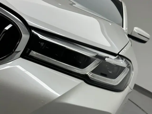 BMW 5 Series — Фото автомобиля 20