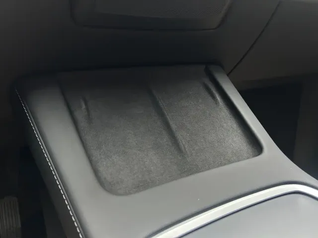 Tesla Model Y — Фото автомобиля 13