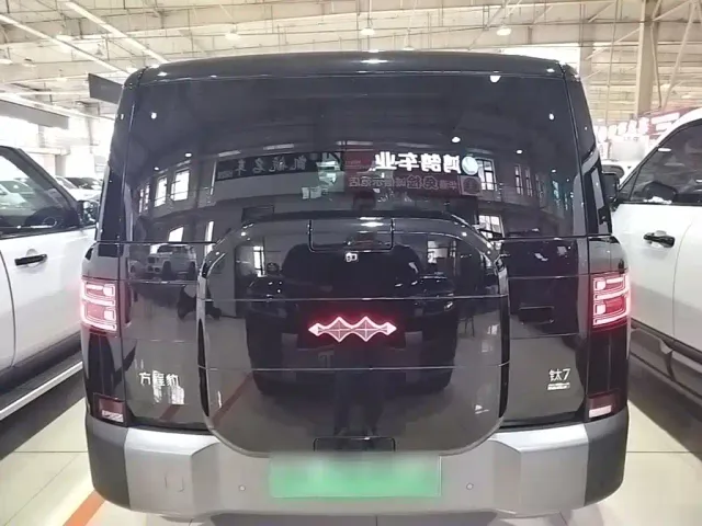 Fang Cheng Bao Titanium 7 2025 AWD Base Model — Фото автомобиля 5