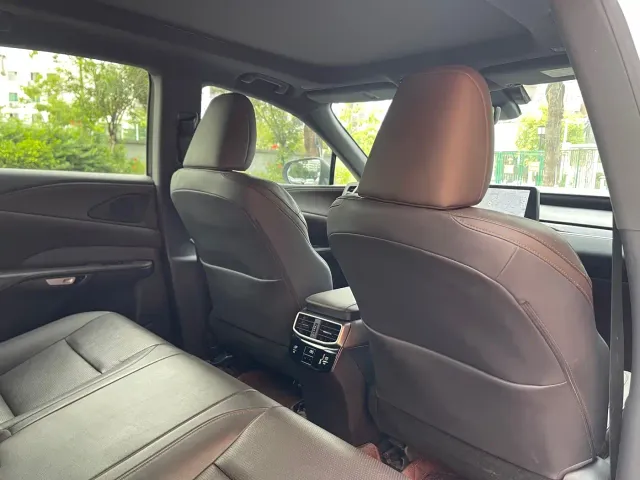 Lexus RX — Фото автомобиля 12