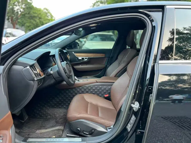 Volvo S90 — Фото автомобиля 5