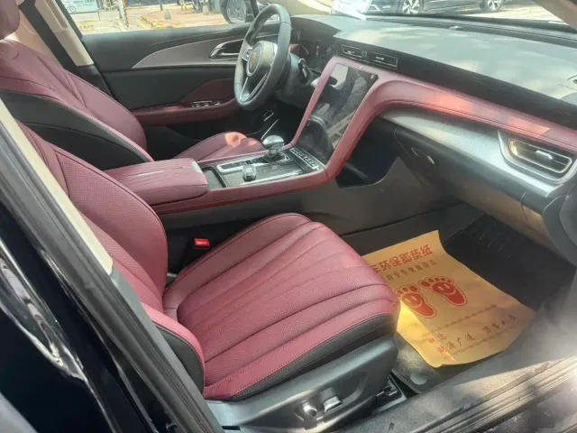 Hongqi H5 — Фото автомобиля 10