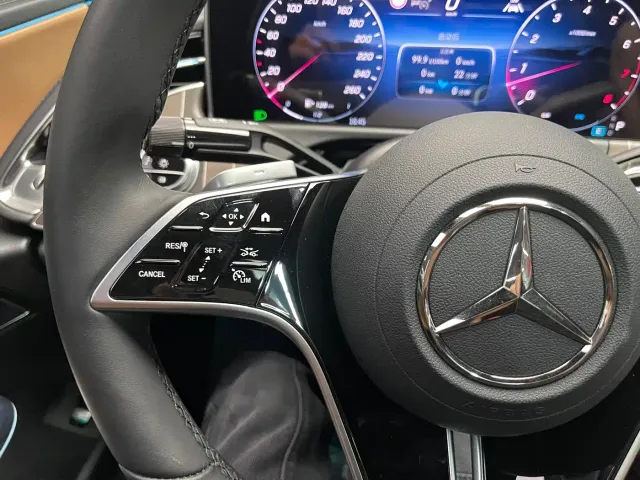 Mercedes-Benz E-Class — Фото автомобиля 29