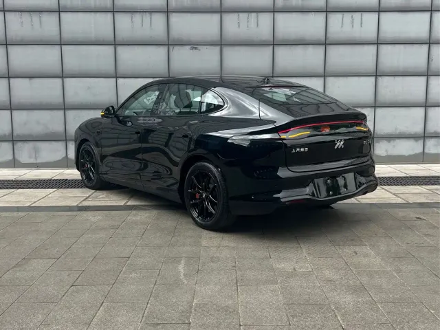 IM Motors LS6 — Фото автомобиля 10