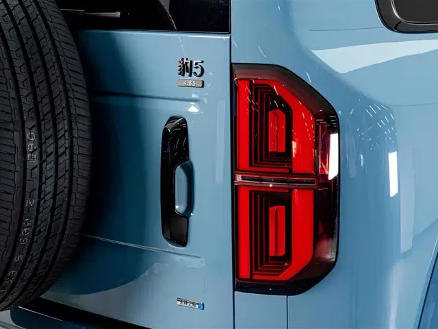 BYD FangChengBao Leopard 5 — Фото автомобиля 8