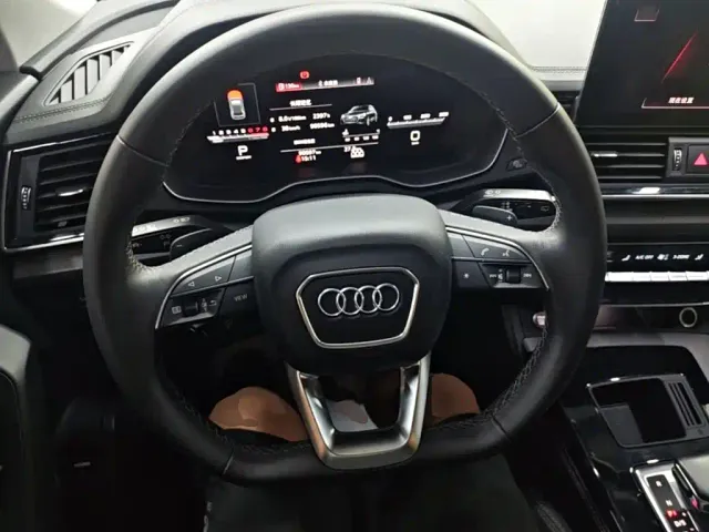 Audi Q5L — Фото автомобиля 10