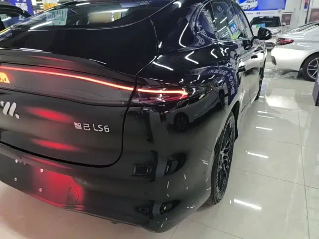 IM Motors LS6 — Фото автомобиля 7