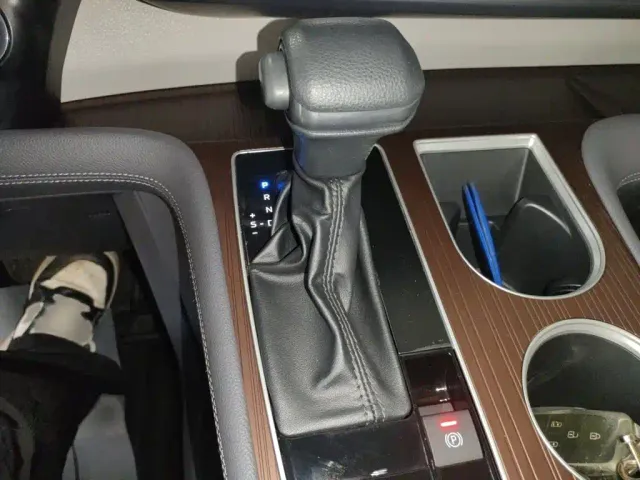 Toyota Granvia — Фото автомобиля 6
