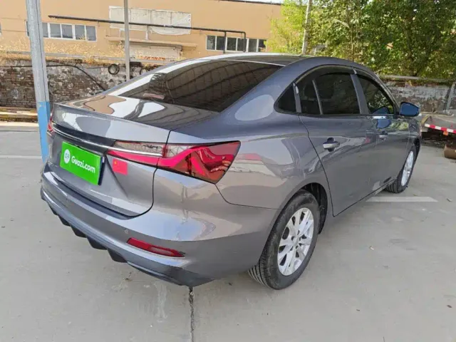 Roewe i5 — Фото автомобиля 6