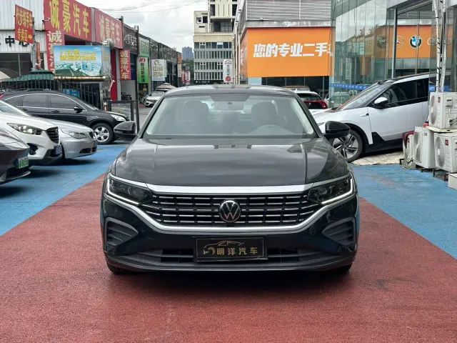 Volkswagen Passat — Фото автомобиля 2