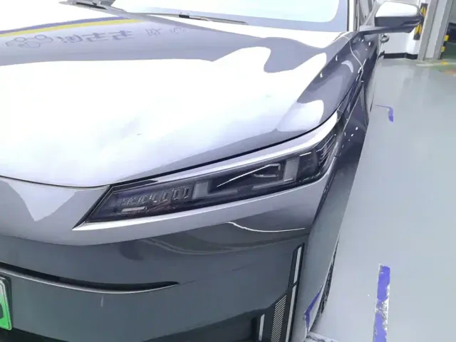 Changan Qiyuan A05 — Фото автомобиля 5