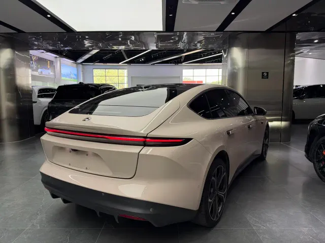 Nio ET5 — Фото автомобиля 14