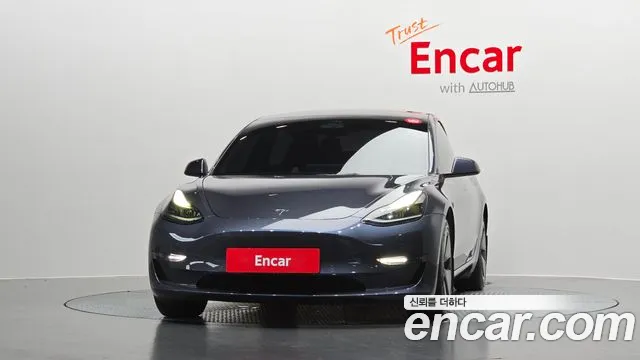 Tesla Model 3 — Фото автомобиля 3