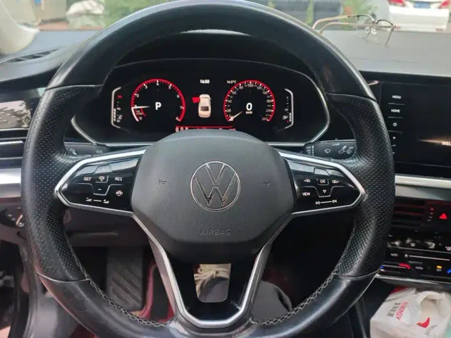 Volkswagen Passat — Фото автомобиля 15