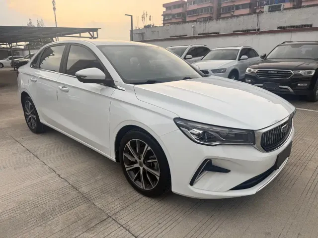 Geely Emgrand — Фото автомобиля 3