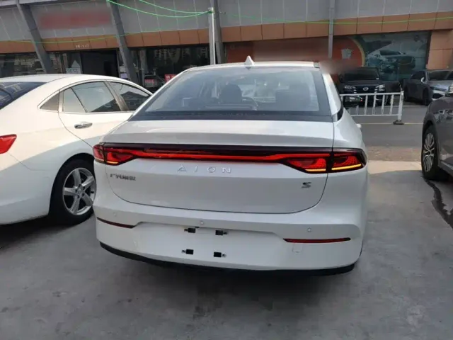 GAC Aion S — Фото автомобиля 5