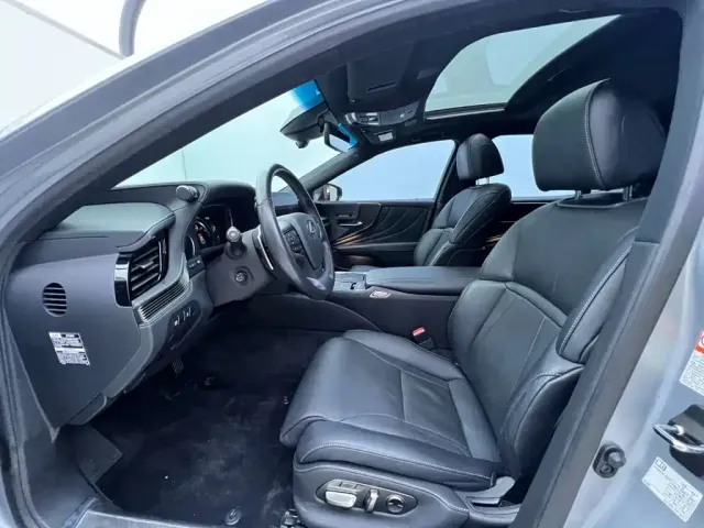 Lexus LS — Фото автомобиля 17