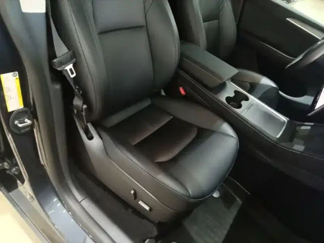 Tesla Model Y — Фото автомобиля 24