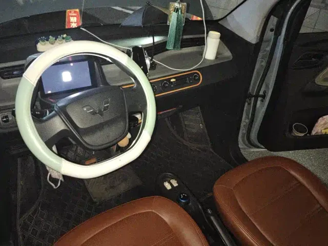Wuling Hongguang Mini EV — Фото автомобиля 12