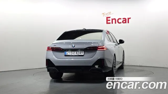 BMW 5-Series 5 серия (G60) 530i xDrive M Sport Pro Special Edition — Фото автомобиля 4