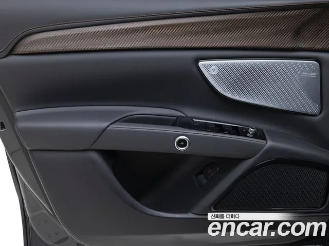Maserati Grecale — Фото автомобиля 14