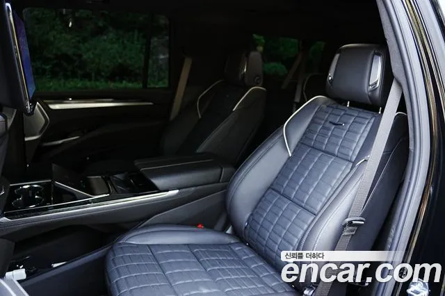 Cadillac Escalade Generation 5 — Фото автомобиля 16