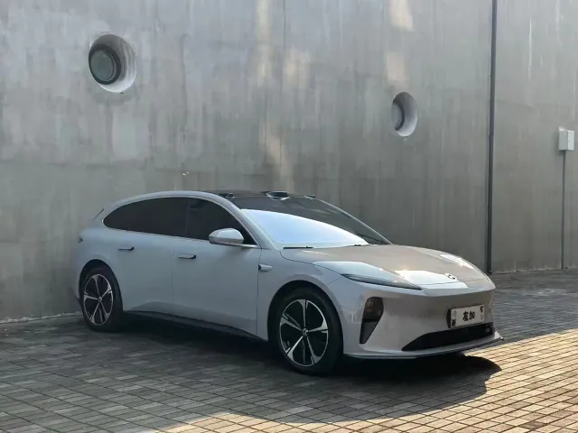 Nio ET5 Touring — Фото автомобиля 3