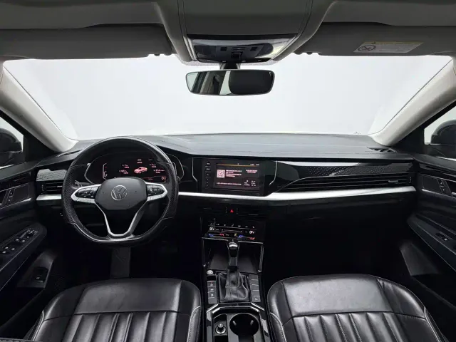 Volkswagen Passat — Фото автомобиля 16