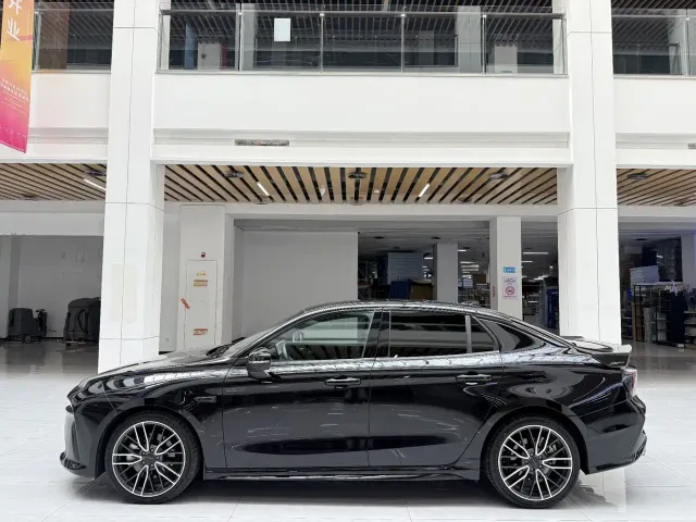 Lynk & Co 03 — Фото автомобиля 17